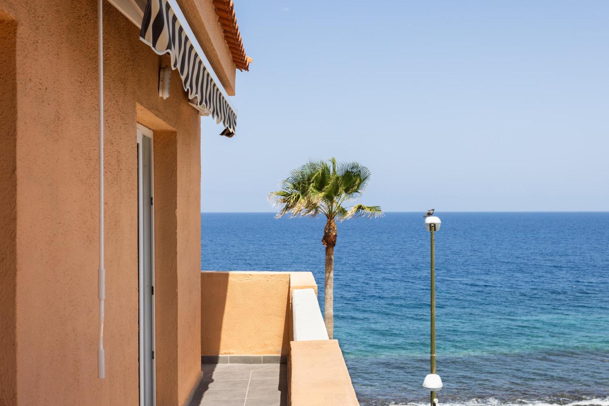 Home2Book Stunning Sea Front Caletillas, Pool Канделария Екстериор снимка